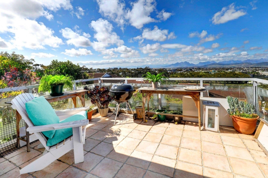 4 Bedroom Property for Sale in Welgemoed Western Cape